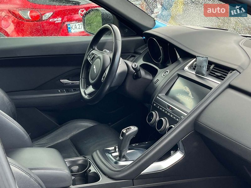 Внедорожник / Кроссовер Jaguar E-Pace 2017 в Киеве