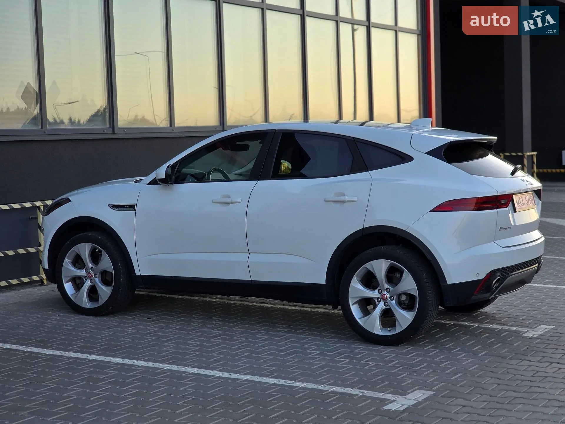 2019 Jaguar E-Pace - мініатюра 16
