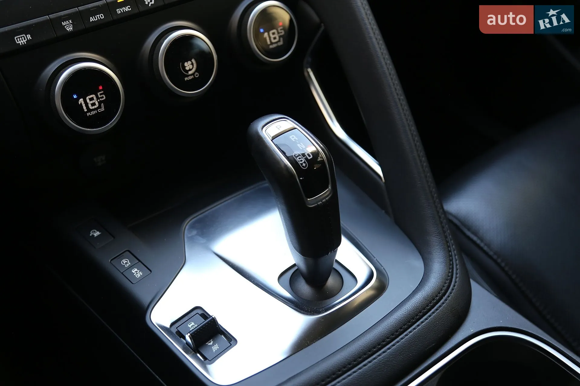 2019 Jaguar E-Pace - мініатюра 23