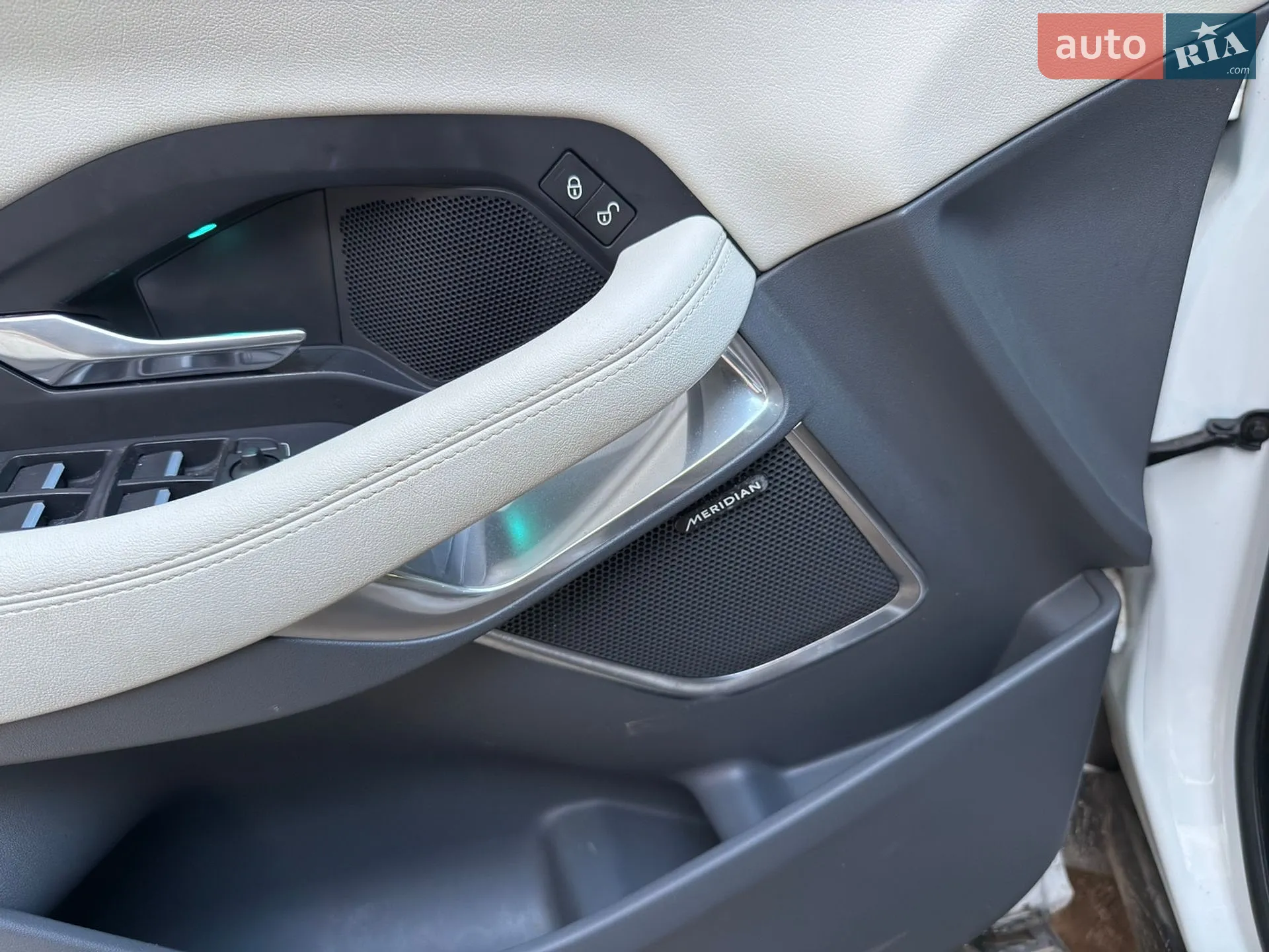 2019 Jaguar E-Pace - мініатюра 12