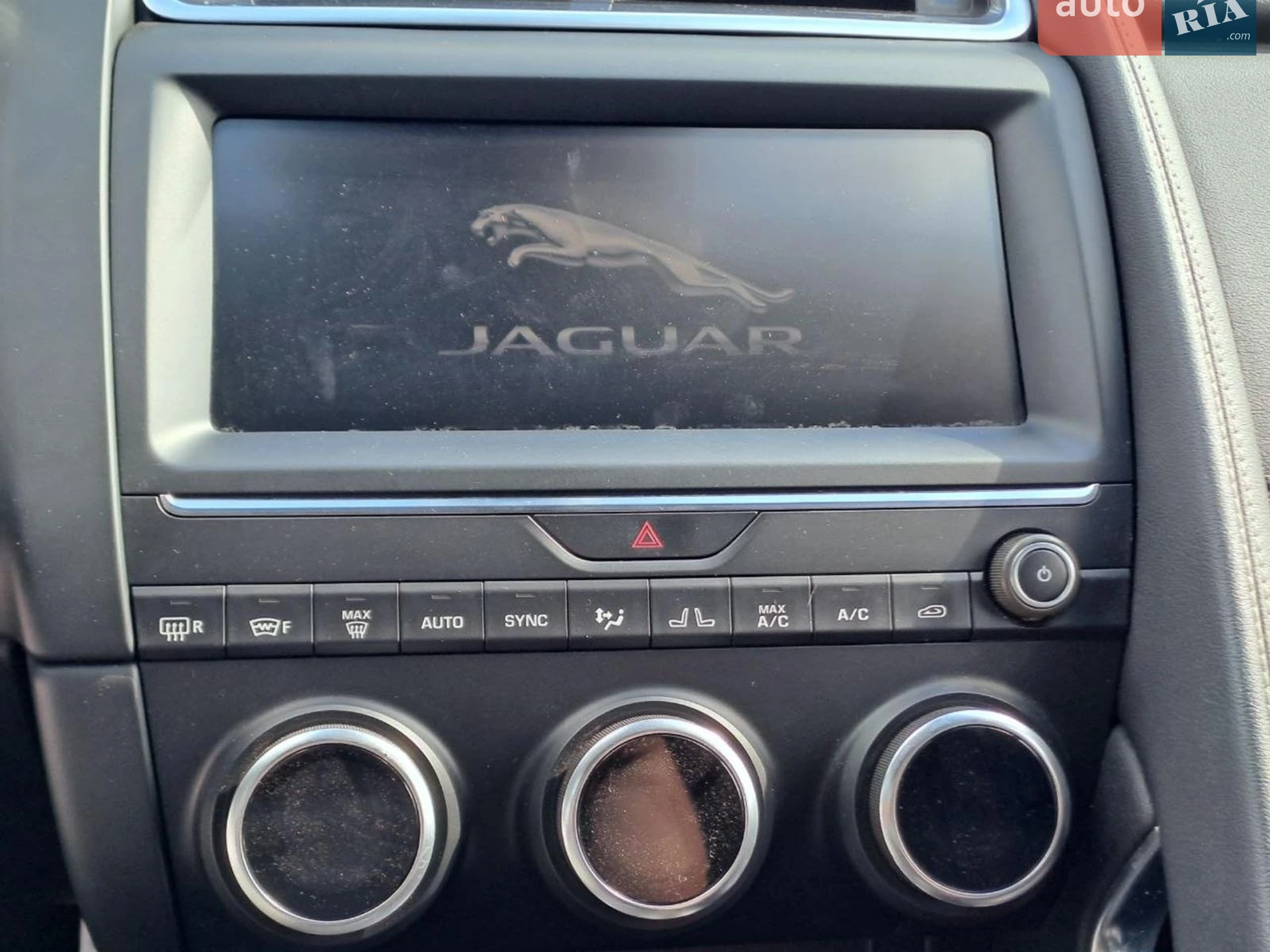 2018 Jaguar E-Pace - мініатюра 30