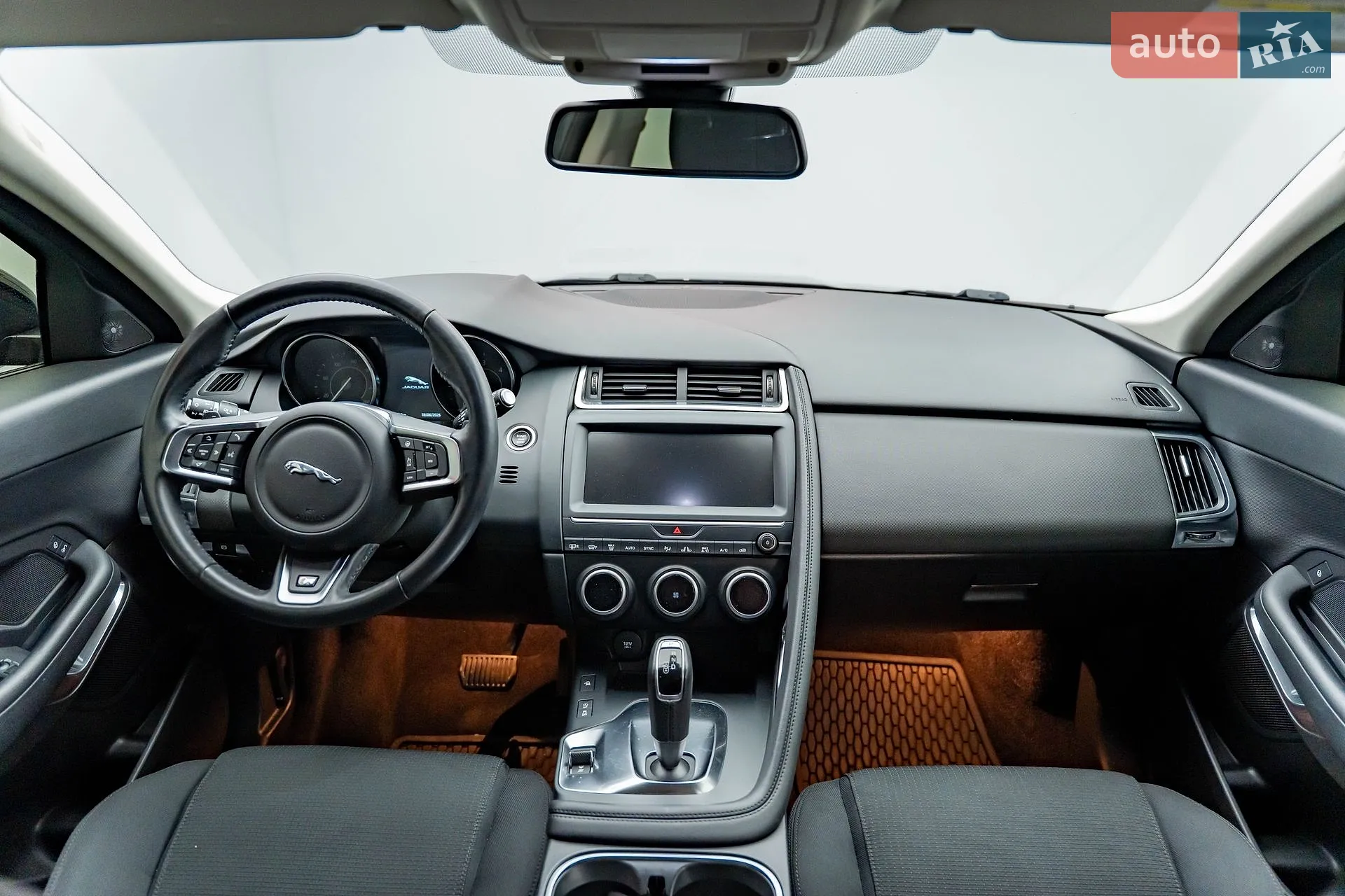 2019 Jaguar E-Pace - мініатюра 11