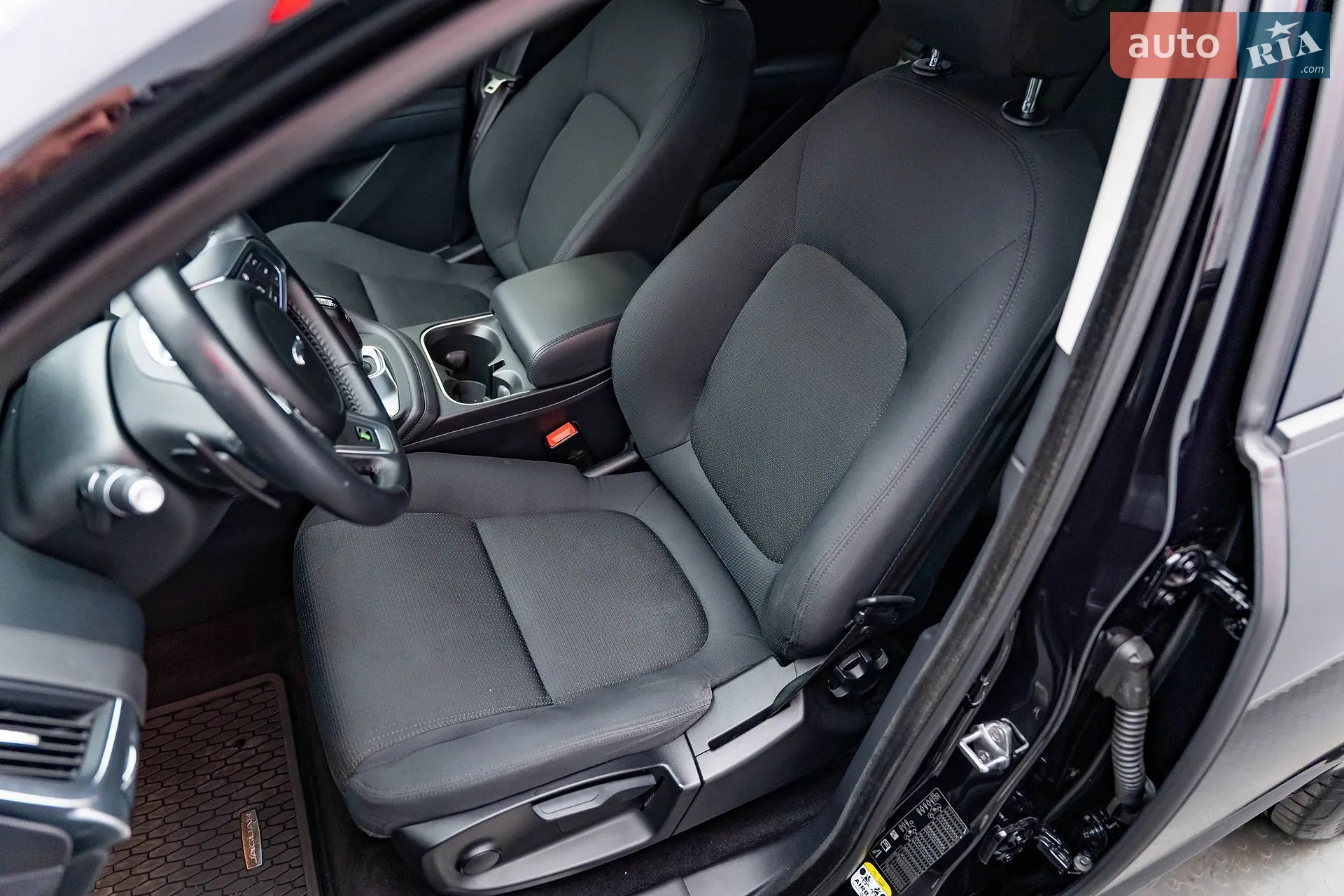 2019 Jaguar E-Pace - мініатюра 10