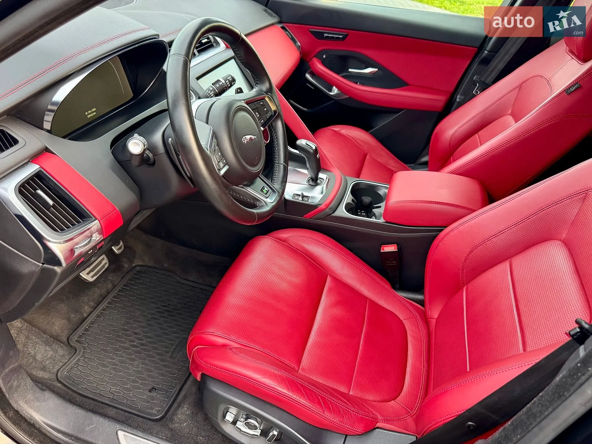 2019 Jaguar E-Pace - мініатюра 38