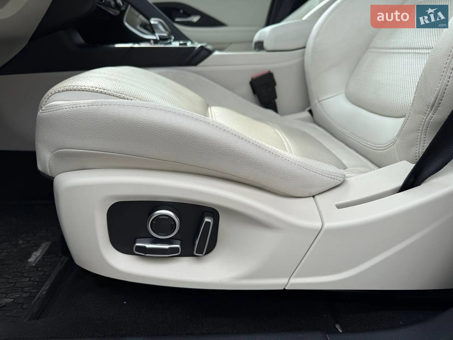 2021 Jaguar E-Pace - мініатюра 19