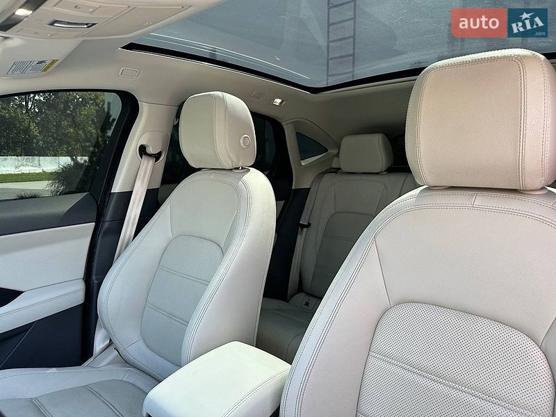 Позашляховик / Кросовер Jaguar E-Pace 2019 в Луцьку