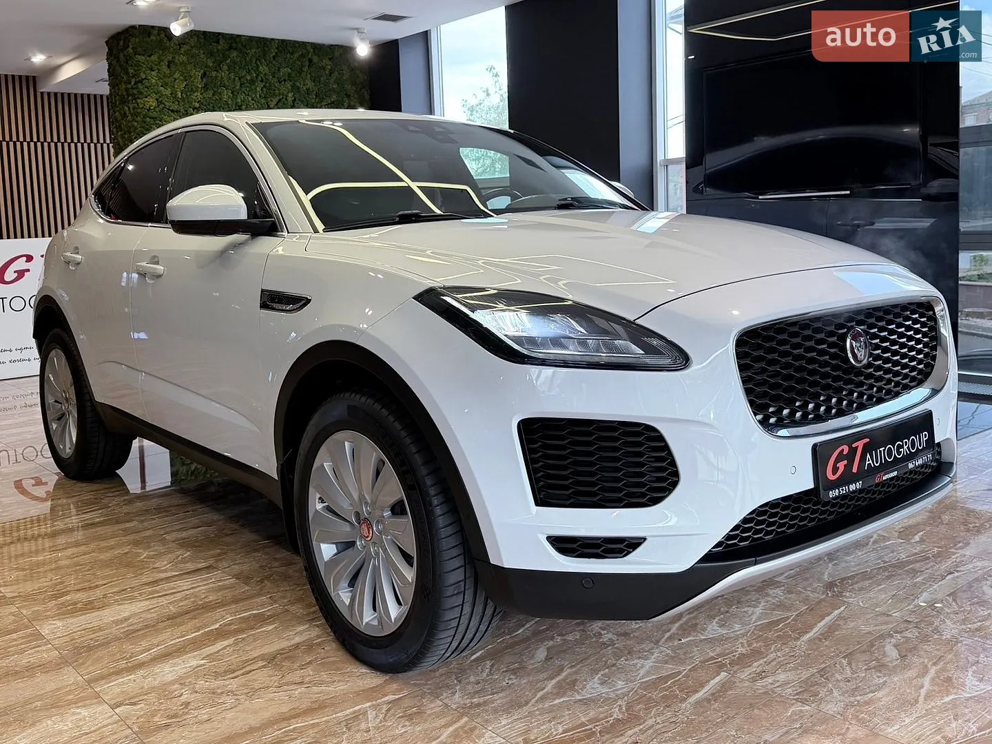 2017 Jaguar E-Pace - мініатюра 4