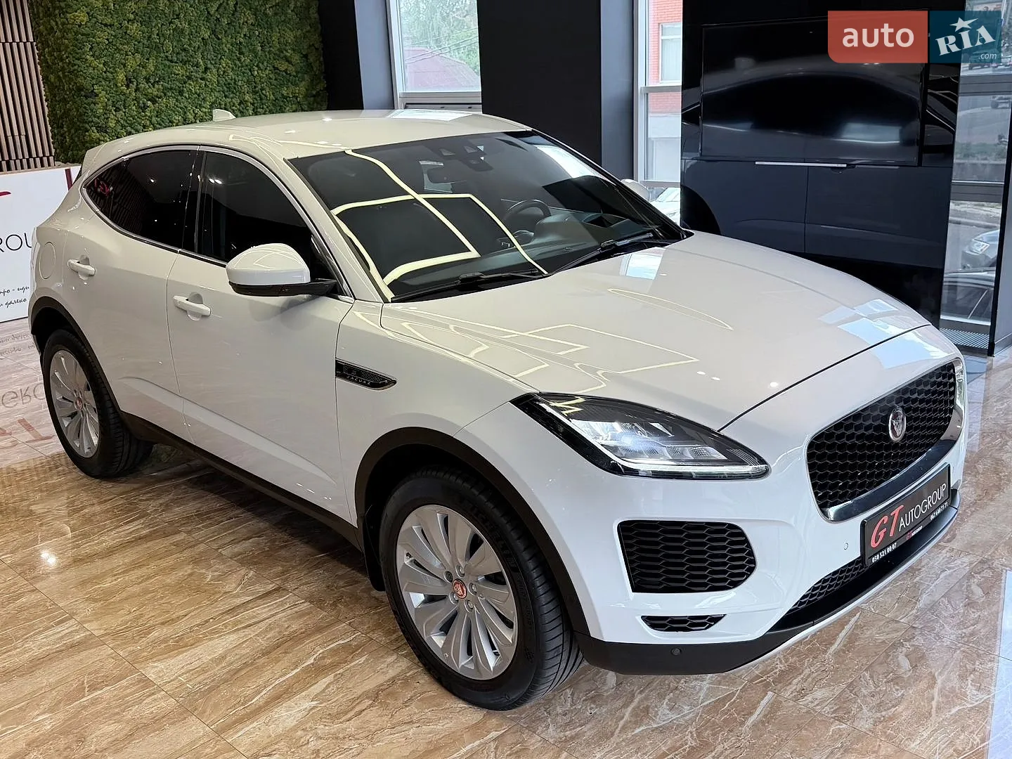 2017 Jaguar E-Pace - мініатюра 5