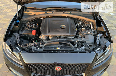 Позашляховик / Кросовер Jaguar F-Pace 2017 в 