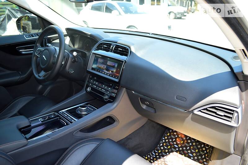Позашляховик / Кросовер Jaguar F-Pace 2016 в Одесі фото 21 Позашляховик / Кросовер Jaguar F-Pace 2016 в Одесі