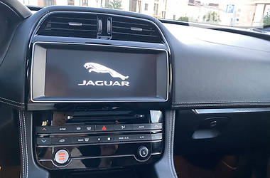 Позашляховик / Кросовер Jaguar F-Pace 2017 в Дубні