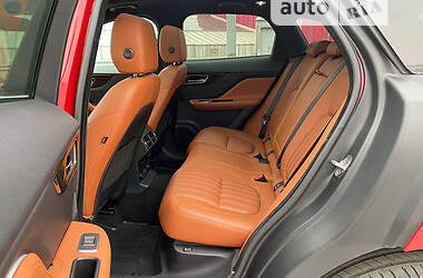 Позашляховик / Кросовер Jaguar F-Pace 2016 в 