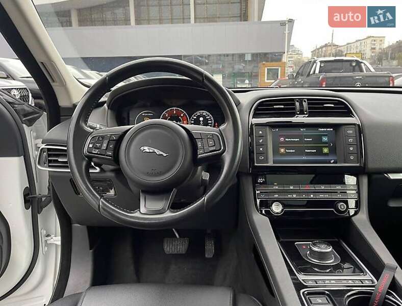Позашляховик / Кросовер Jaguar F-Pace 2017 в Києві