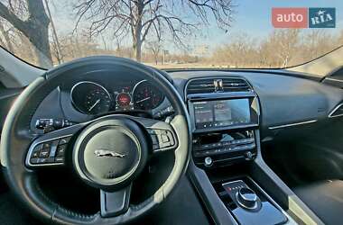 Позашляховик / Кросовер Jaguar F-Pace 2018 в 