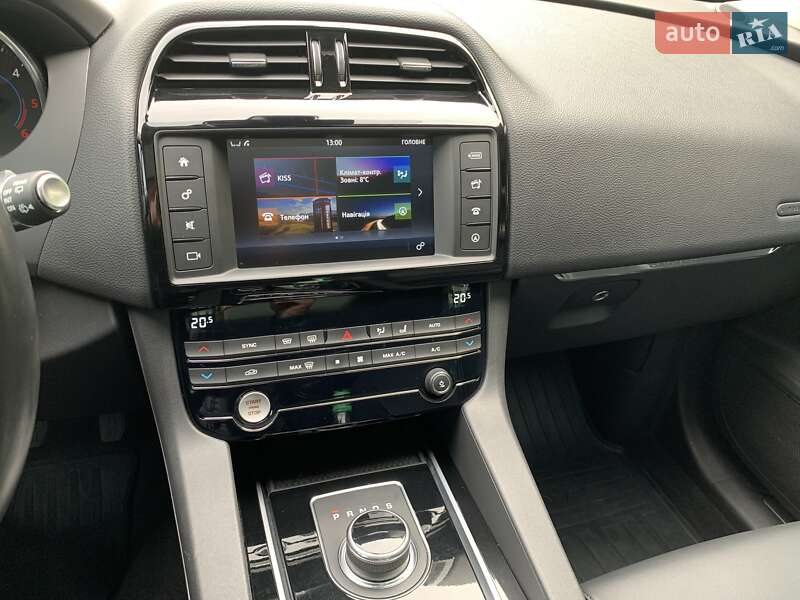 Внедорожник / Кроссовер Jaguar F-Pace 2016 в Львове фото 17 Внедорожник / Кроссовер Jaguar F-Pace 2016 в Львове