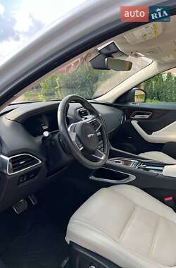 Позашляховик / Кросовер Jaguar F-Pace 2018 в 