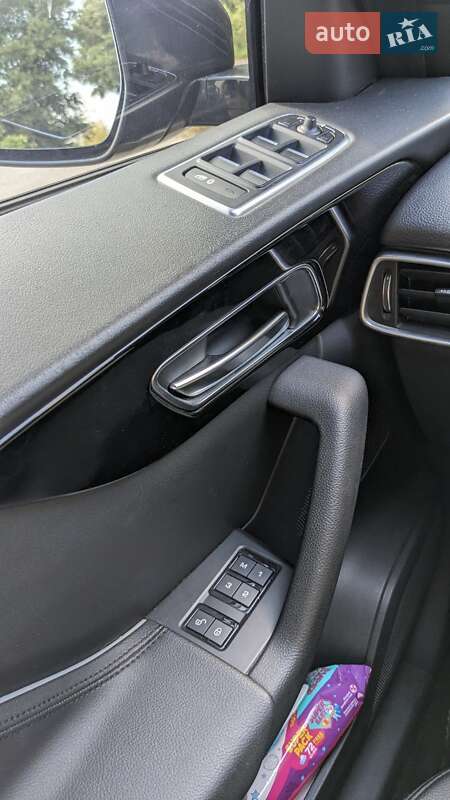 Позашляховик / Кросовер Jaguar F-Pace 2017 в Черкасах фото 14 Позашляховик / Кросовер Jaguar F-Pace 2017 в Черкасах