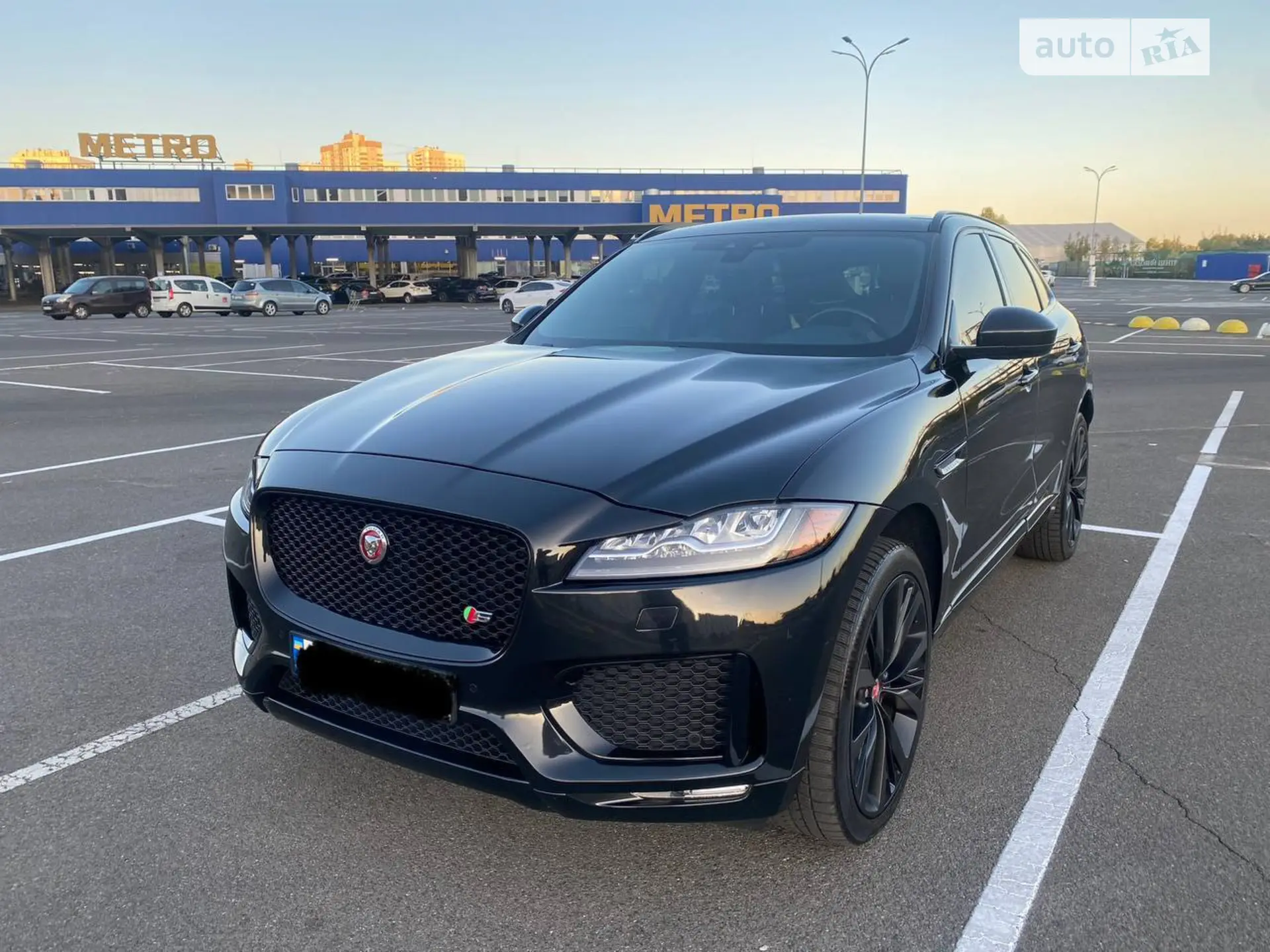 2016 Jaguar F-Pace - мініатюра 2