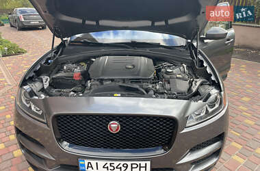 Внедорожник / Кроссовер Jaguar F-Pace 2017 в 
