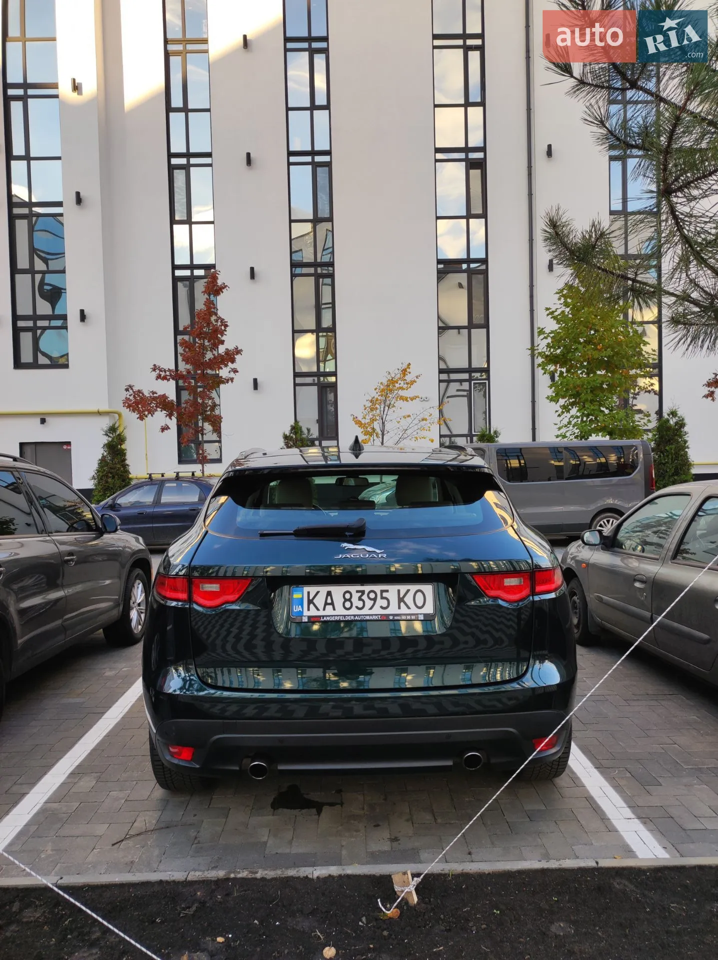 2017 Jaguar F-Pace - мініатюра 4