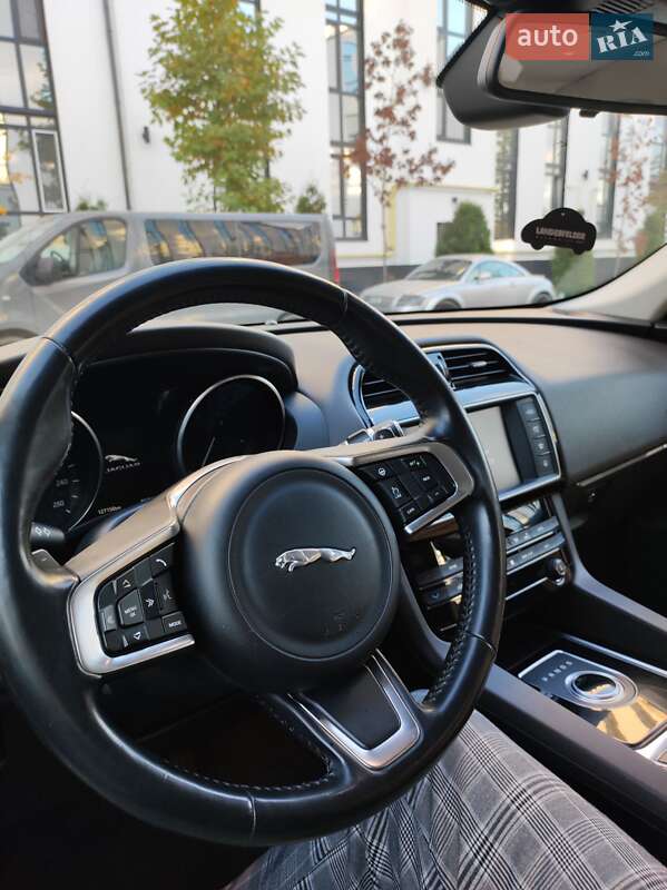 Внедорожник / Кроссовер Jaguar F-Pace 2017 в Киеве