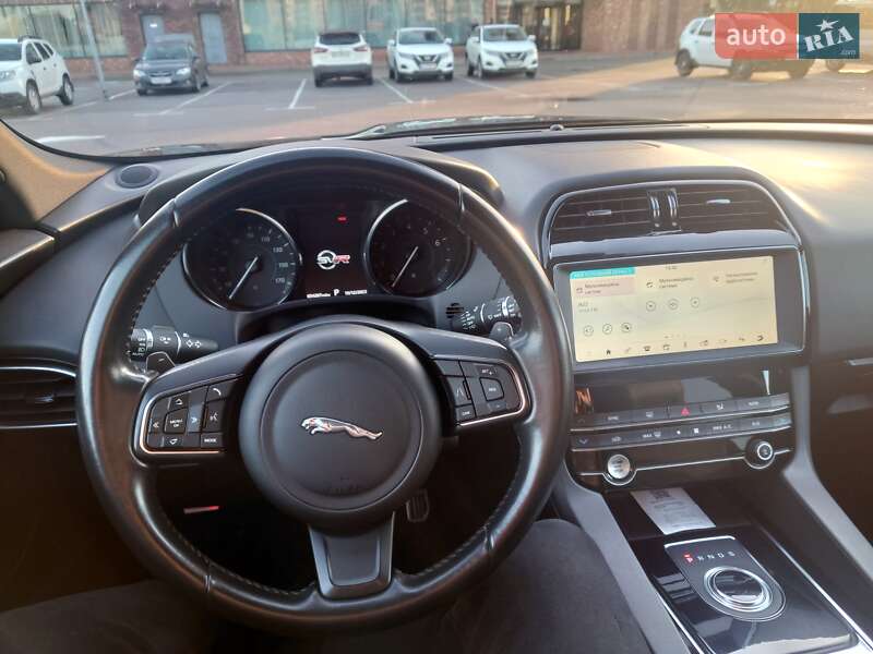 Внедорожник / Кроссовер Jaguar F-Pace 2019 в Киеве