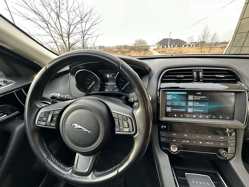 Позашляховик / Кросовер Jaguar F-Pace 2018 в Тячеві