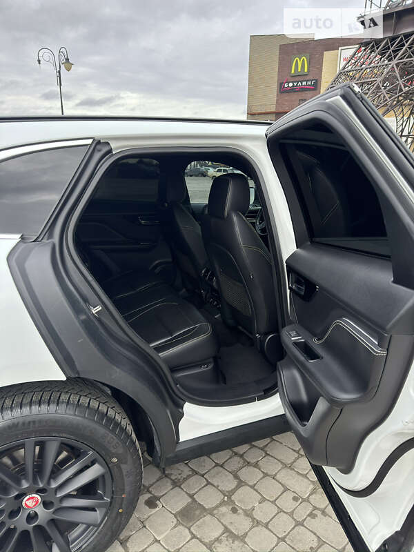 Позашляховик / Кросовер Jaguar F-Pace 2016 в Харкові