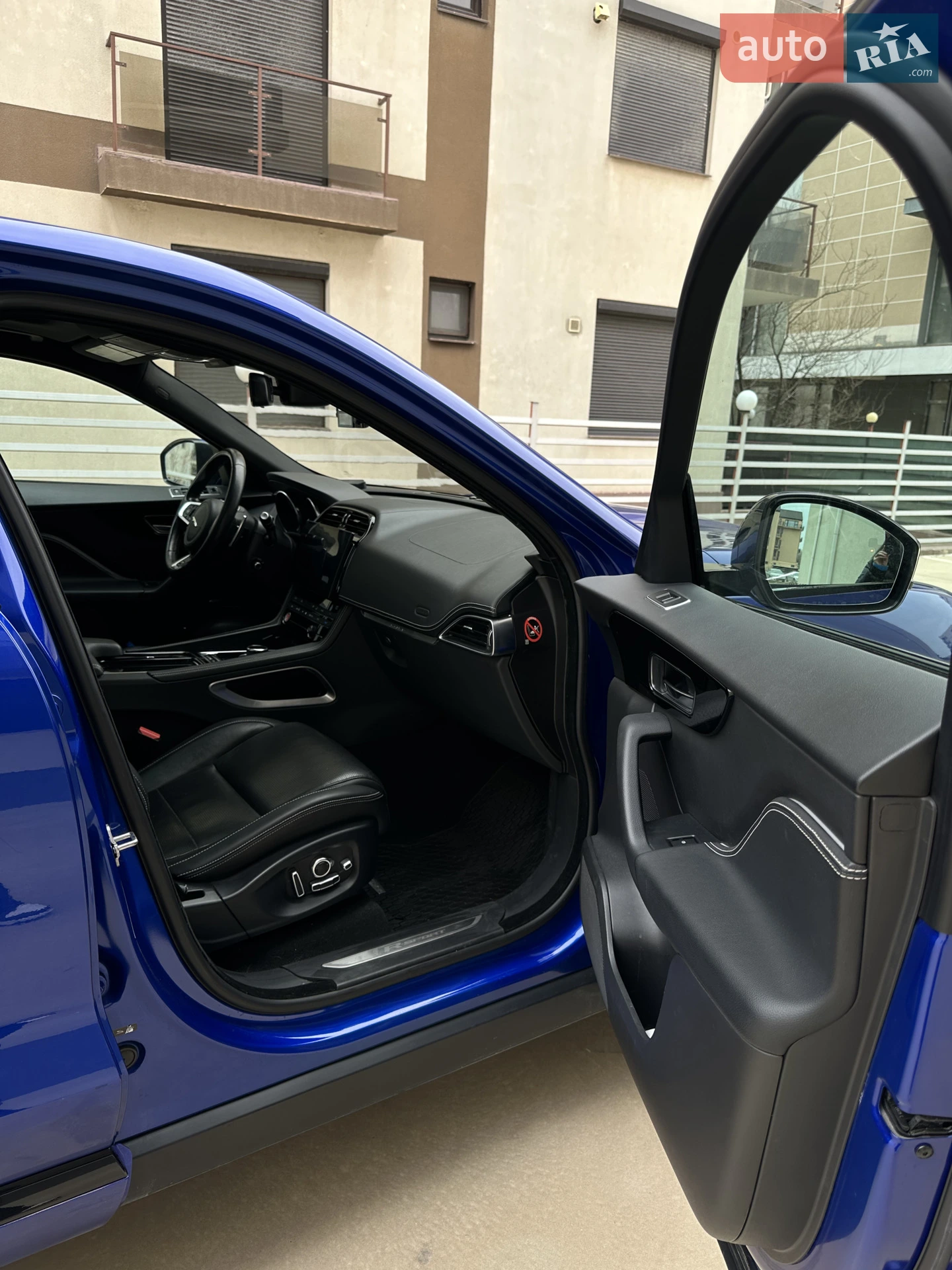 2017 Jaguar F-Pace - мініатюра 13