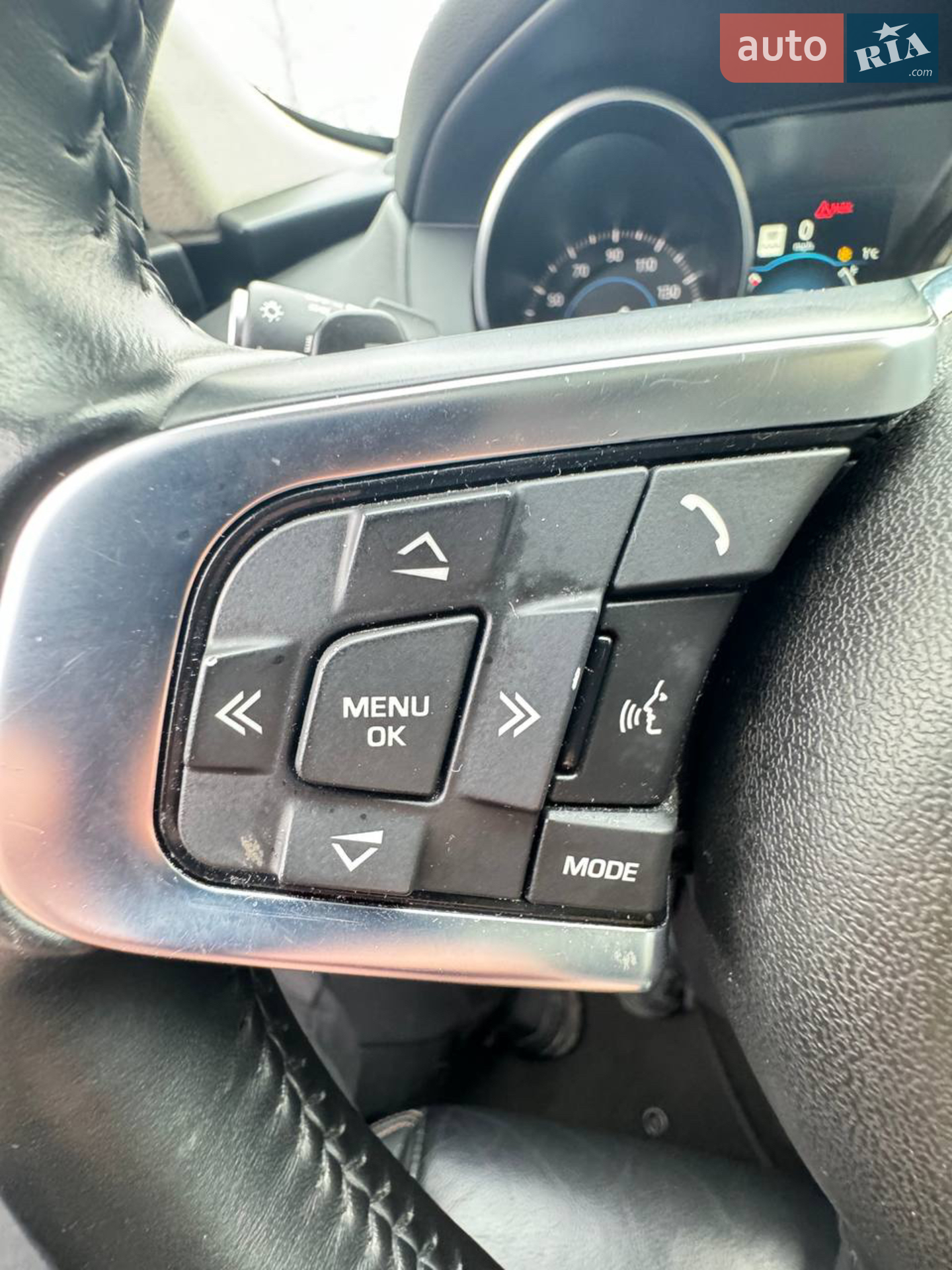 2019 Jaguar F-Pace - мініатюра 16