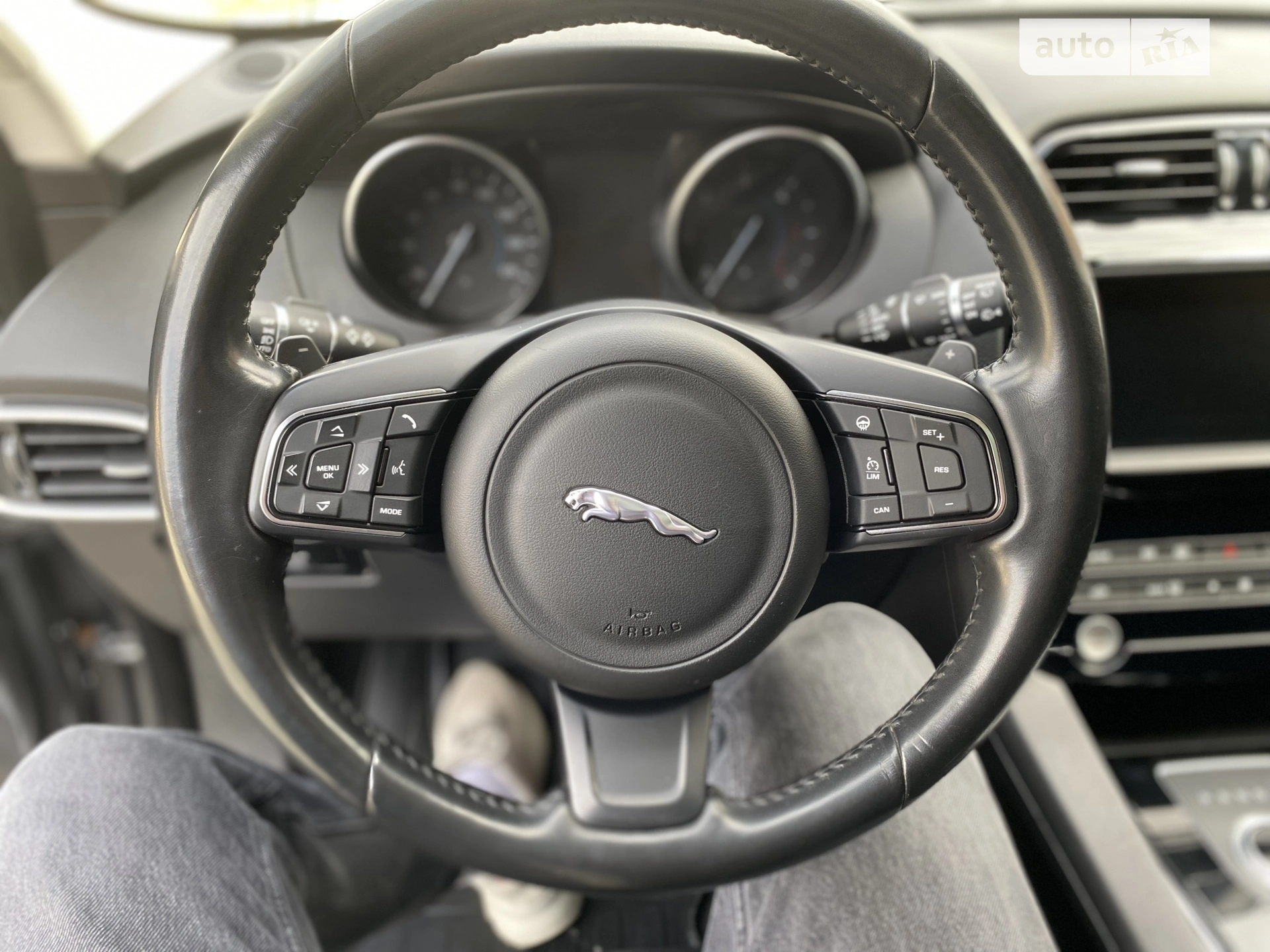2016 Jaguar F-Pace - мініатюра 31