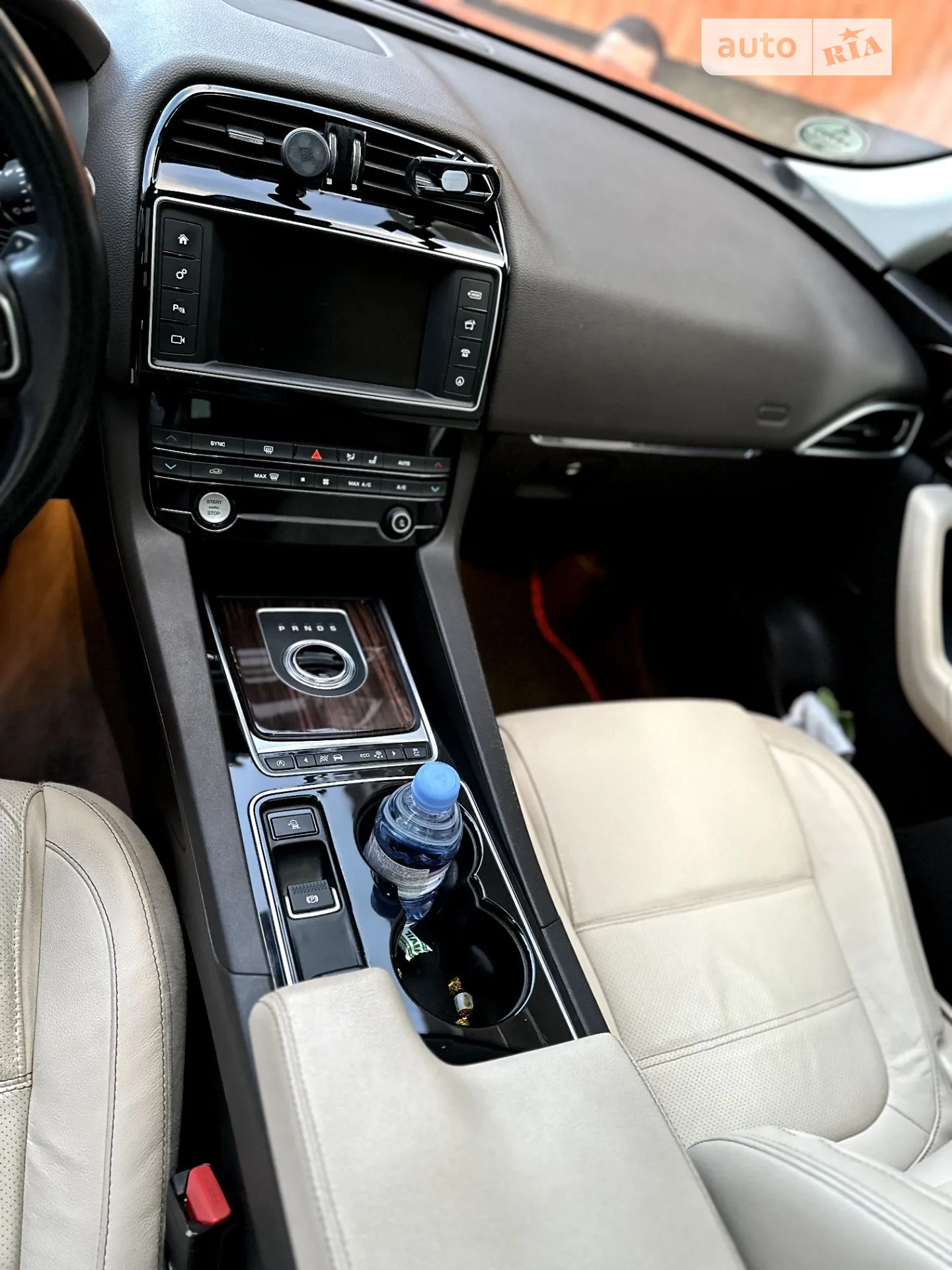 2016 Jaguar F-Pace - мініатюра 5