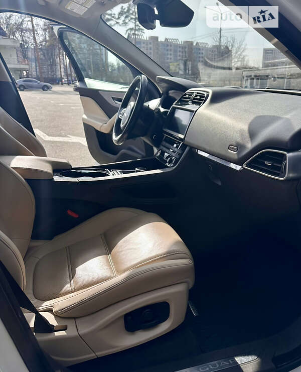 Позашляховик / Кросовер Jaguar F-Pace 2016 в Києві фото 14 Позашляховик / Кросовер Jaguar F-Pace 2016 в Києві
