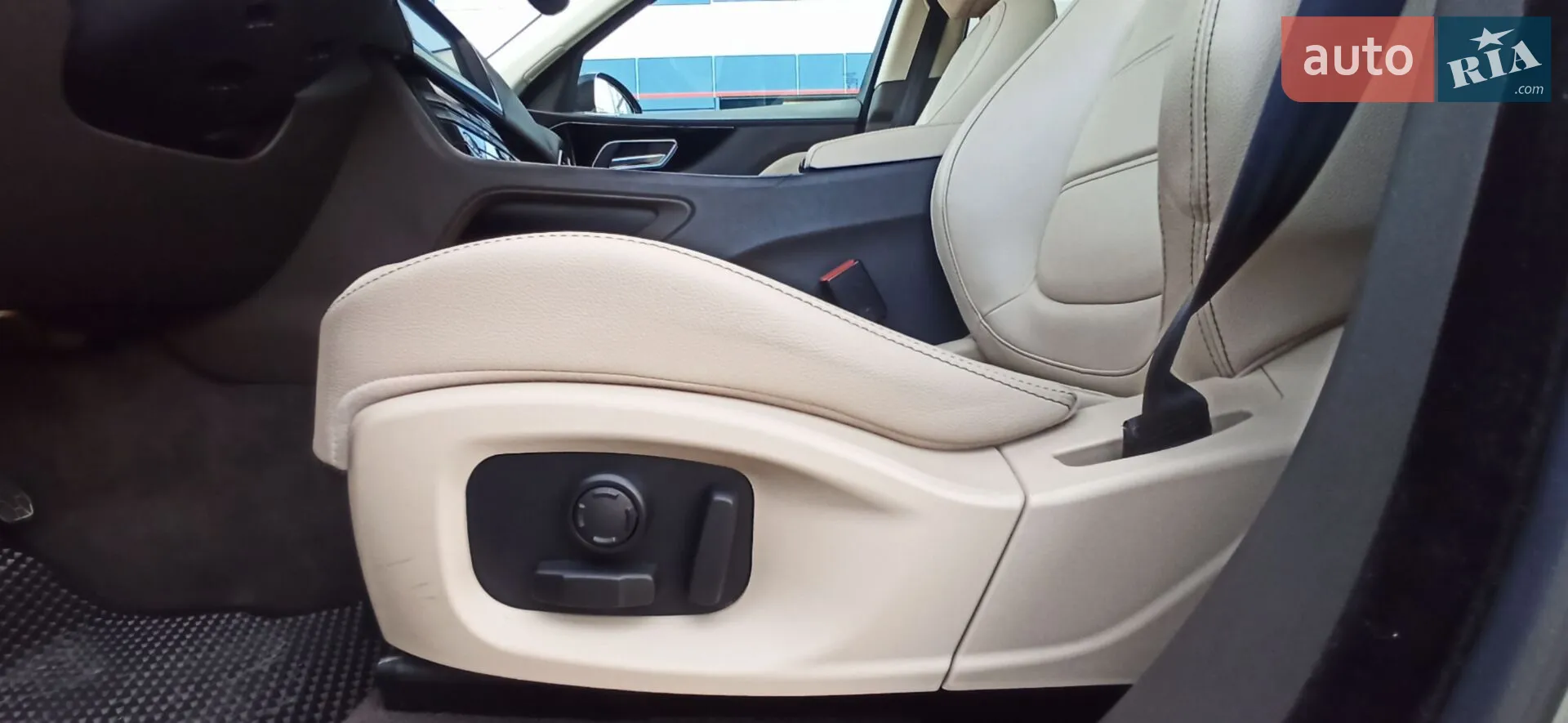 2016 Jaguar F-Pace - мініатюра 25