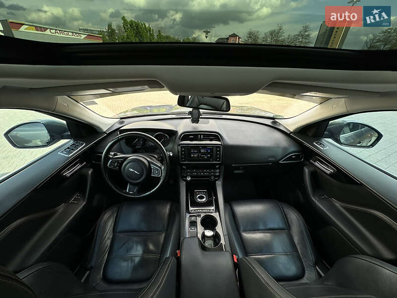 Внедорожник / Кроссовер Jaguar F-Pace 2017 в Киеве