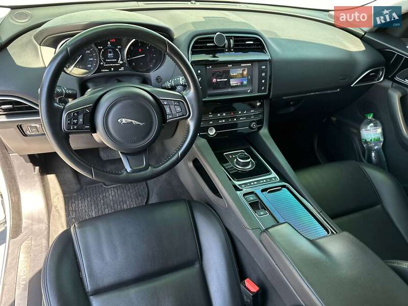 Позашляховик / Кросовер Jaguar F-Pace 2017 в Києві