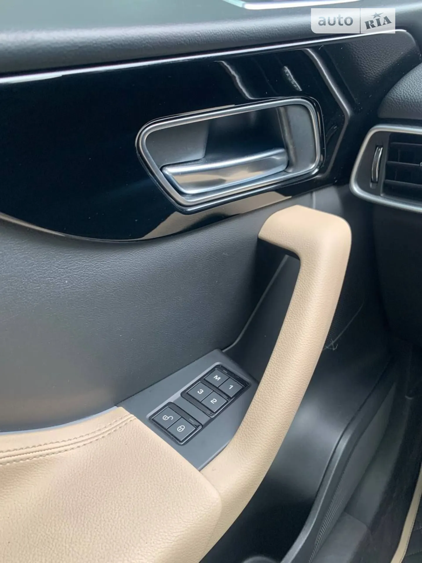 2017 Jaguar F-Pace - мініатюра 22