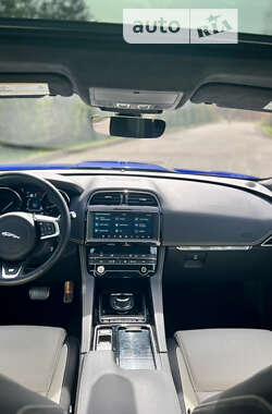 Позашляховик / Кросовер Jaguar F-Pace 2019 в Рівному