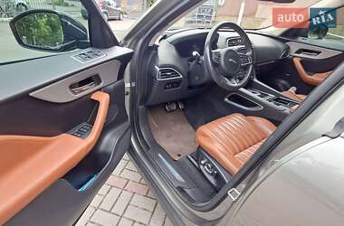 Позашляховик / Кросовер Jaguar F-Pace 2018 в 