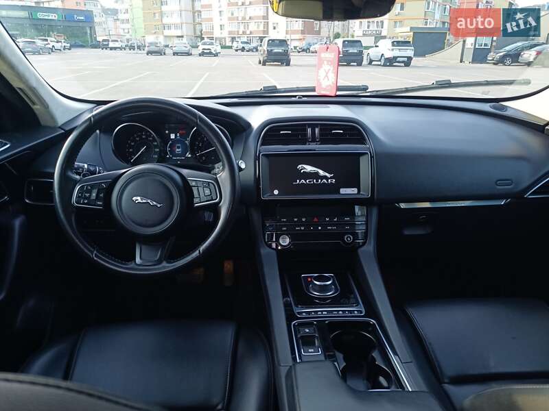 Внедорожник / Кроссовер Jaguar F-Pace 2020 в Киеве