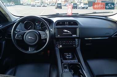 Внедорожник / Кроссовер Jaguar F-Pace 2020 в 