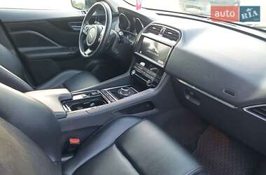 Внедорожник / Кроссовер Jaguar F-Pace 2020 в 