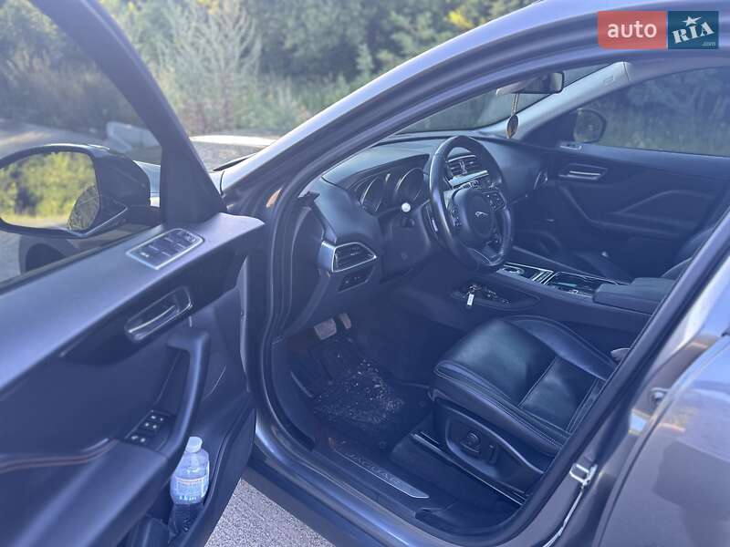 Внедорожник / Кроссовер Jaguar F-Pace 2017 в Александровке
