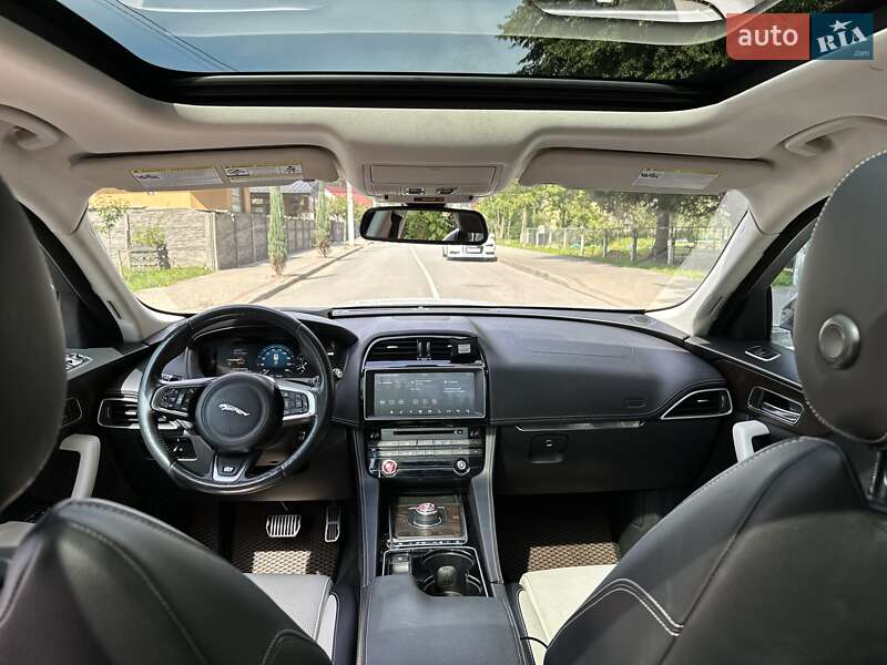 Позашляховик / Кросовер Jaguar F-Pace 2016 в Львові