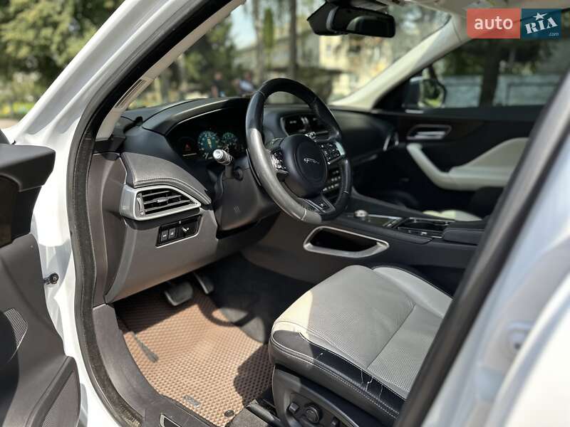Позашляховик / Кросовер Jaguar F-Pace 2016 в Львові