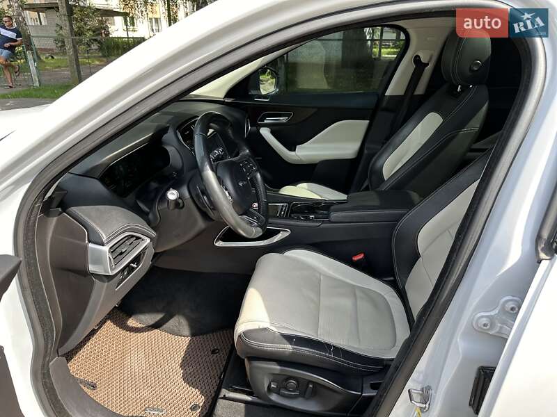 Позашляховик / Кросовер Jaguar F-Pace 2016 в Львові