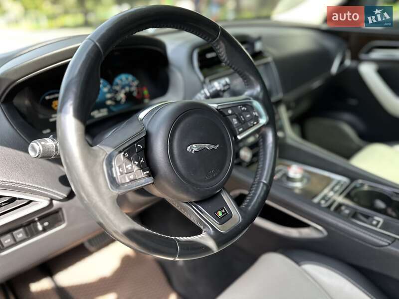 Позашляховик / Кросовер Jaguar F-Pace 2016 в Львові