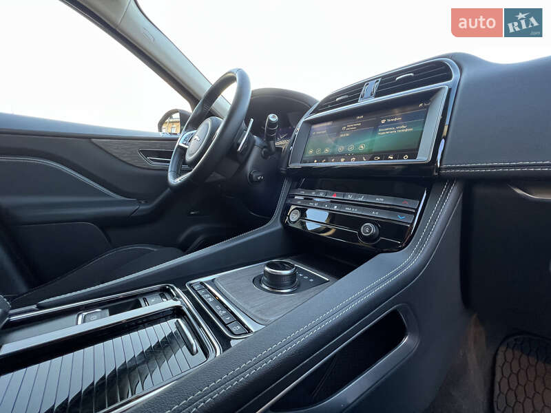 Внедорожник / Кроссовер Jaguar F-Pace 2018 в Киеве фото 17 Внедорожник / Кроссовер Jaguar F-Pace 2018 в Киеве