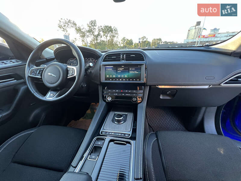 Внедорожник / Кроссовер Jaguar F-Pace 2018 в Киеве фото 18 Внедорожник / Кроссовер Jaguar F-Pace 2018 в Киеве