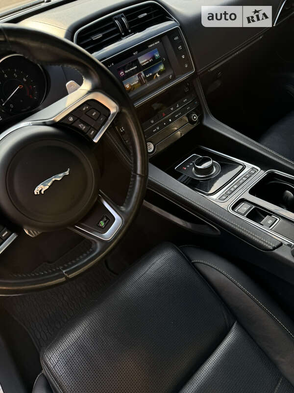 Позашляховик / Кросовер Jaguar F-Pace 2018 в Харкові